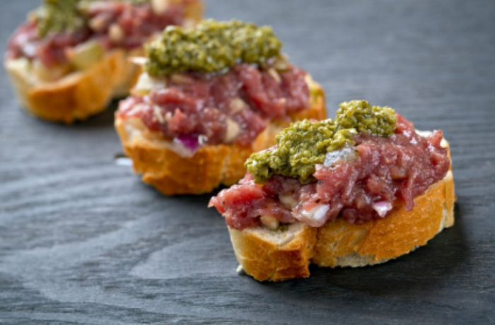 Тартар: кто придумал есть сырое мясо