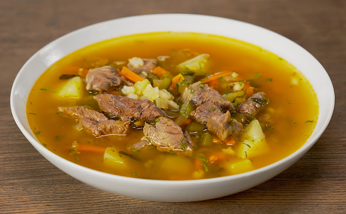 Ленинградский рассольник, за ним очереди стояли. Суп простой, но зато сытнее солянки