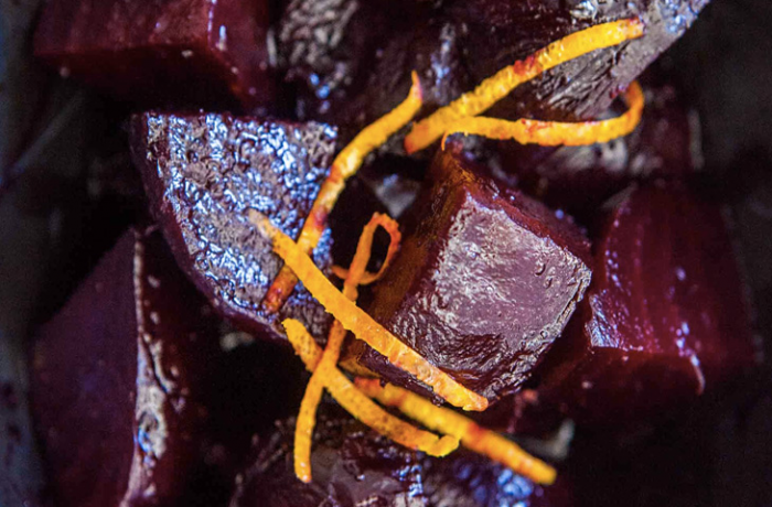 Полили свеклу маслом и запекли: заменяем надоевшую картошку новыми гарнирами