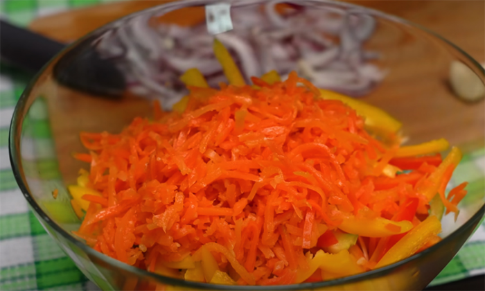 Восточный рецепт салата из мяса и овощей. Никакого майонеза и долго не надоедает