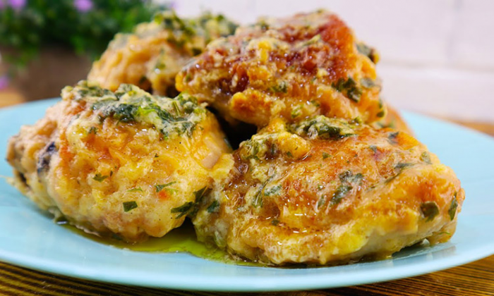 Жарим курицу, как мало кто готовит. С яичной панировкой и томатами