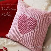 Сердечная подушка в технике синель (Heart Chenille Valentine Pillow)